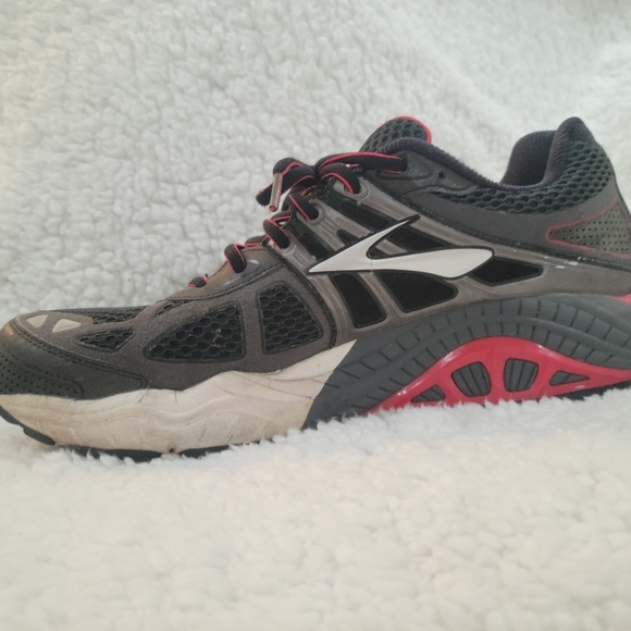 Brooks Beast Running Men's Shoes Size 11 - Picture 6 of 10